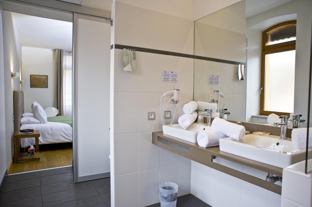 Tarascon-sur-Ariège Le Manoir D'Agnes Logis Hotel Restaurant מראה חיצוני תמונה